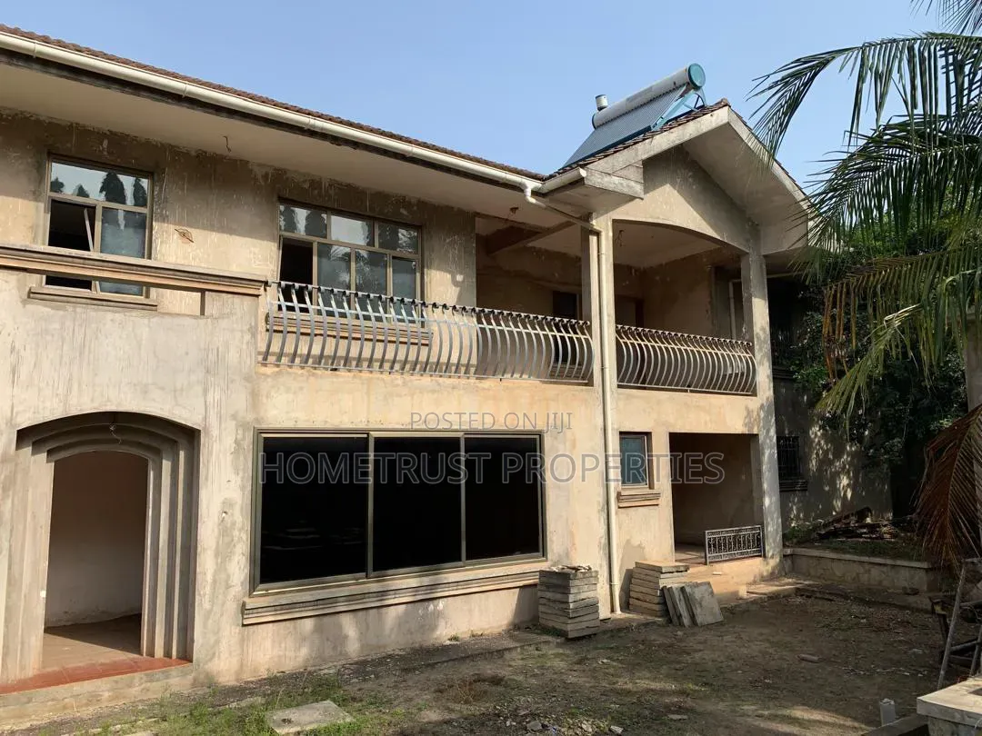 12bdrm House in East Airport for sale