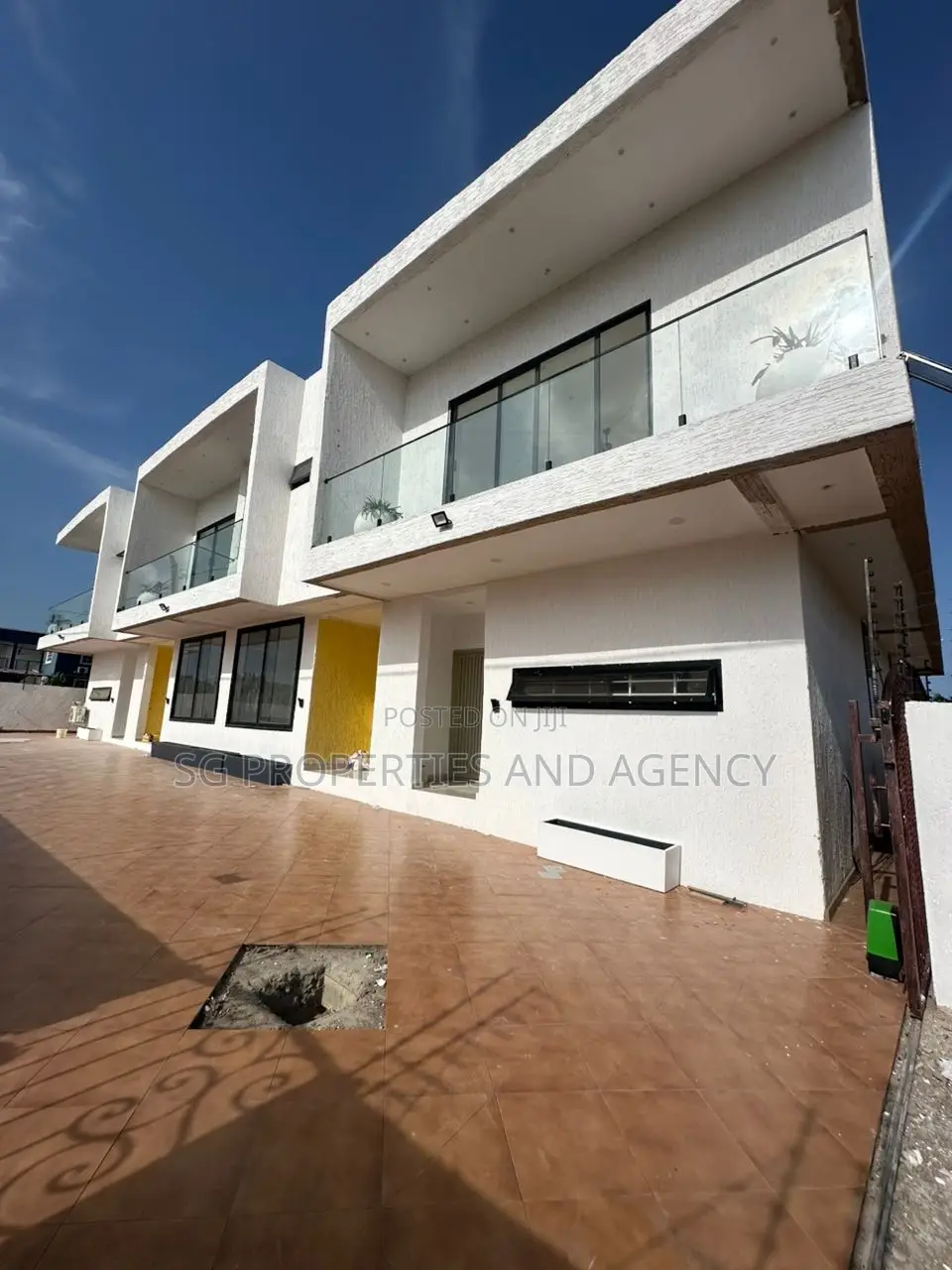 2bdrm Townhouse / Terrace in Lashibi, Sakumono for rent