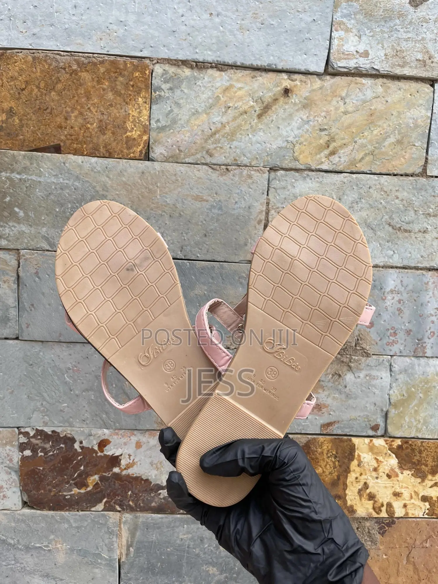 Pink Faux Leather Slipper With Metallic Keyhole Design