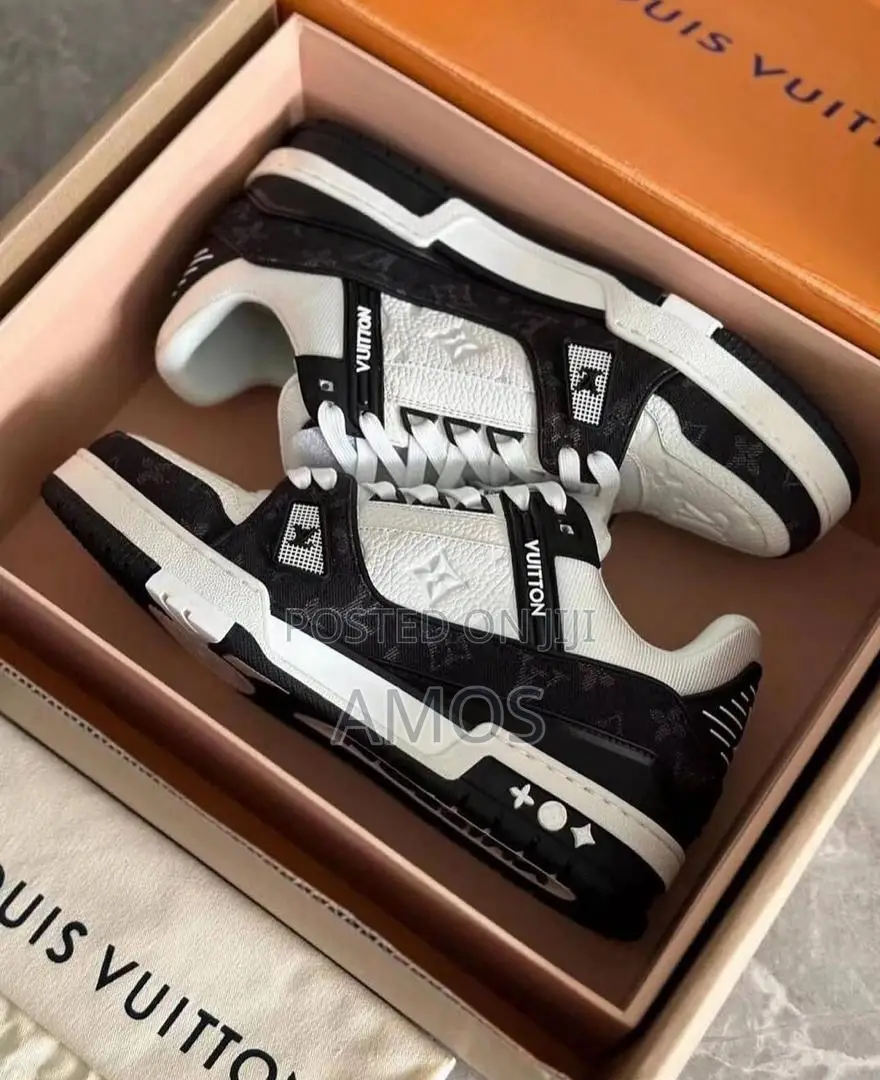 Louis Vuitton Black/White