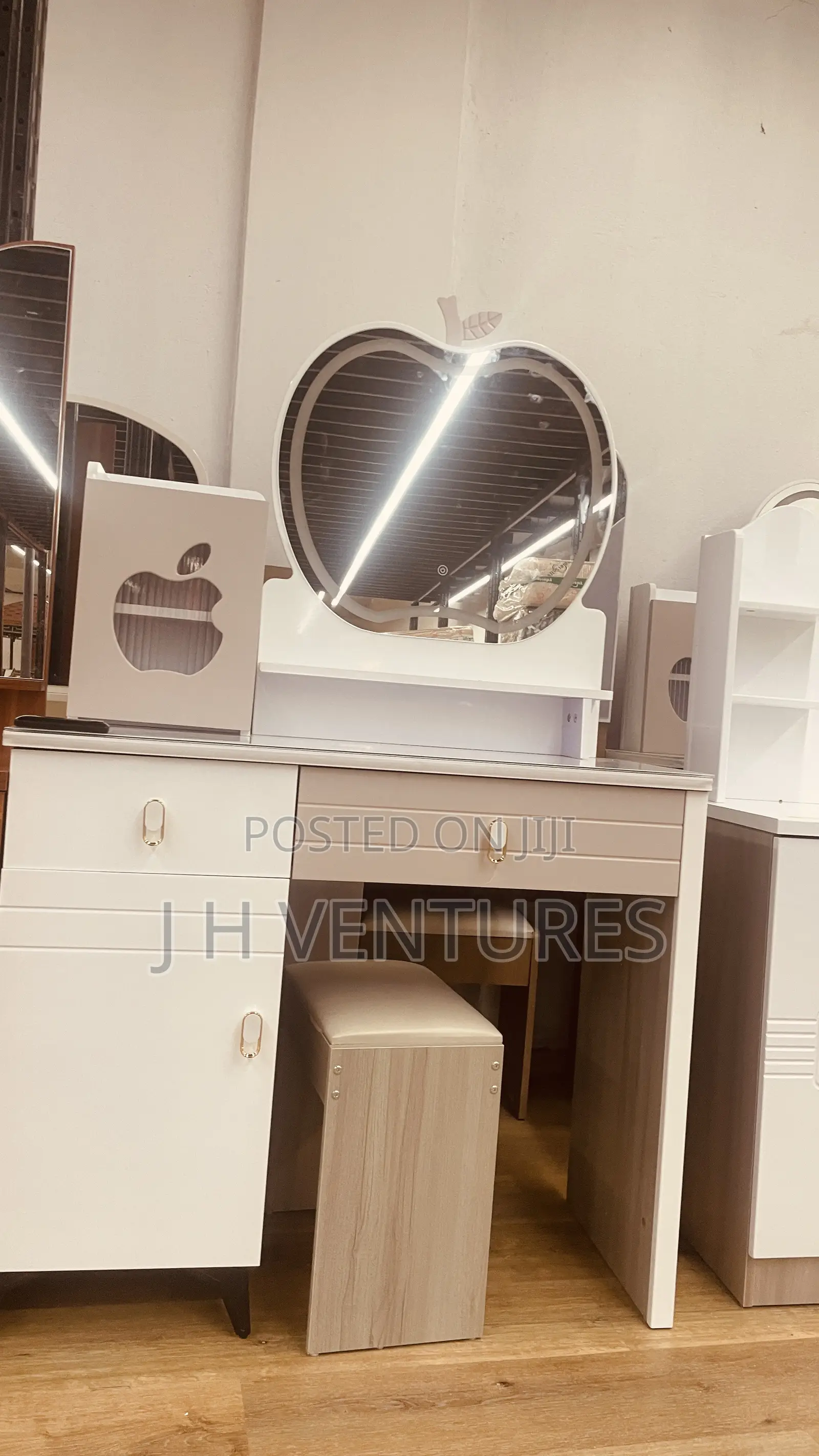 Modern Led Light Dressing Mirror