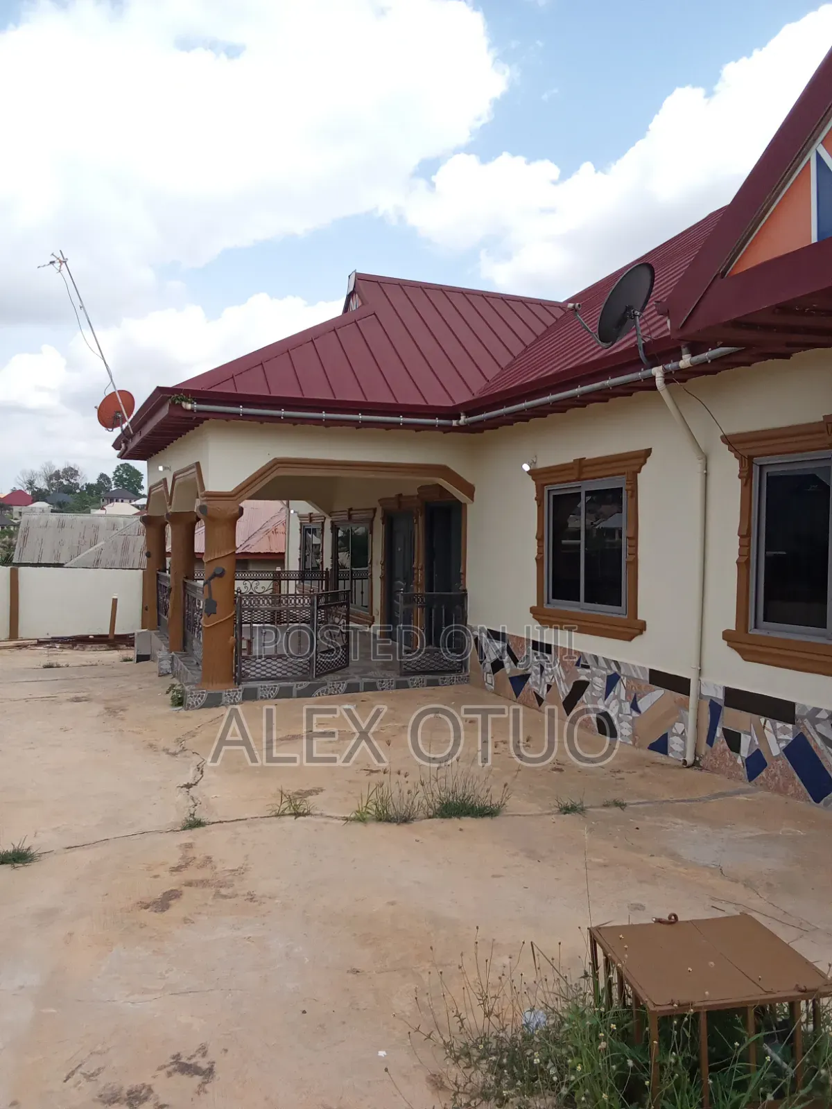 6bdrm House in Alex Otuo Properties, Atwima Nwabiagya for sale