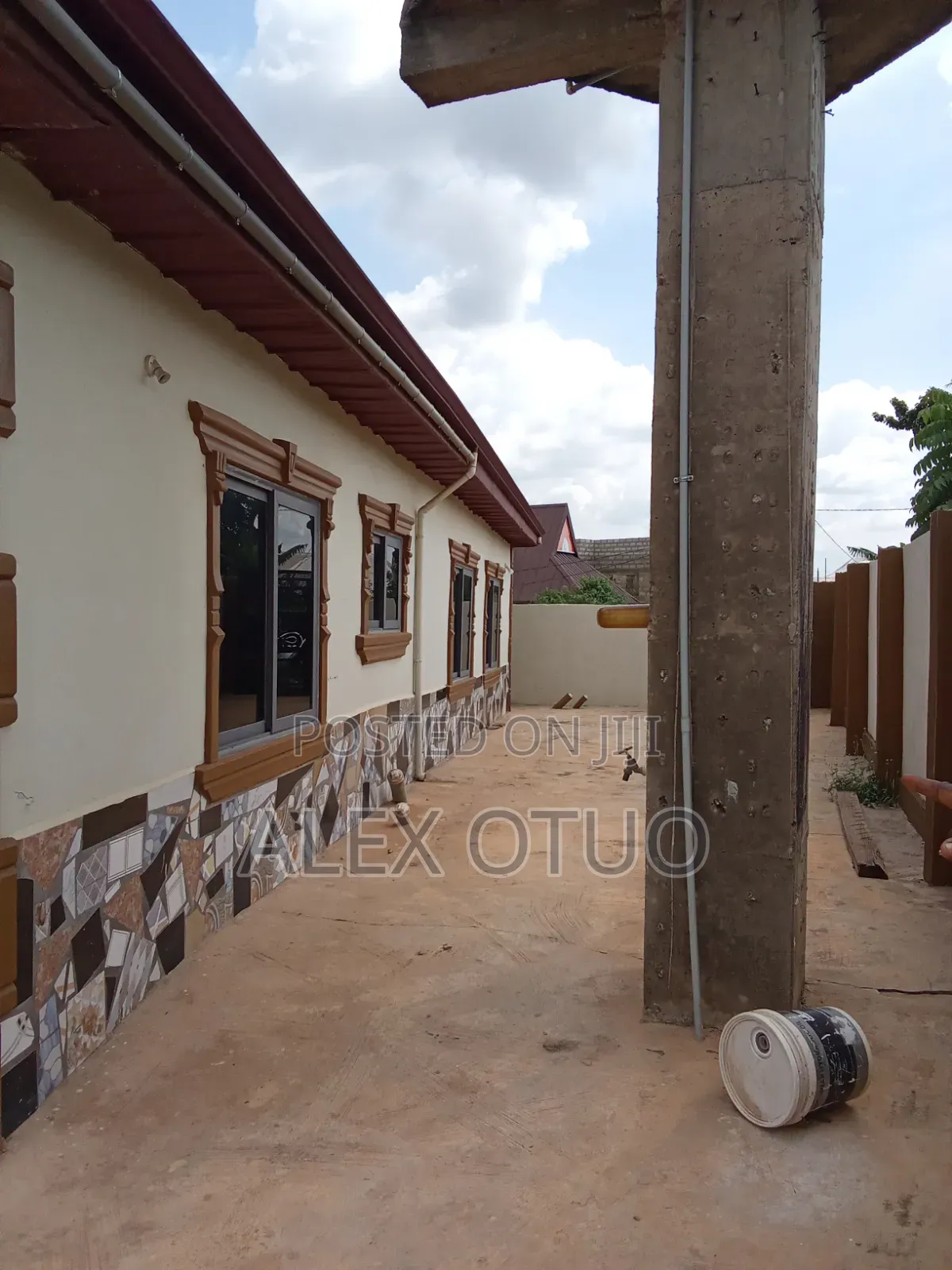 6bdrm House in Alex Otuo Properties, Atwima Nwabiagya for sale