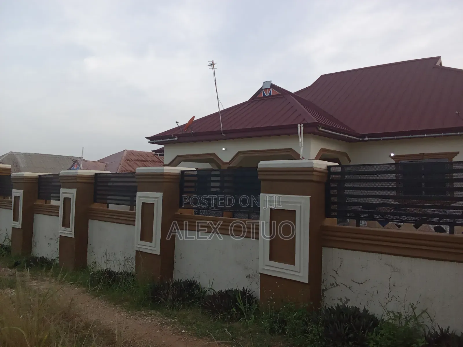 6bdrm House in Alex Otuo Properties, Atwima Nwabiagya for sale