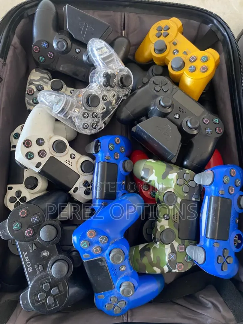 Uk Used Ps 4 and 3 Controlleers