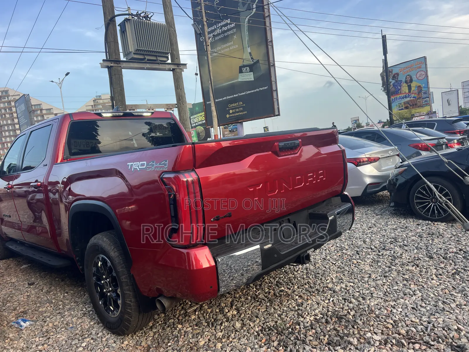 Toyota Tundra Limited CrewMax 6.5' Bed 2024 Red