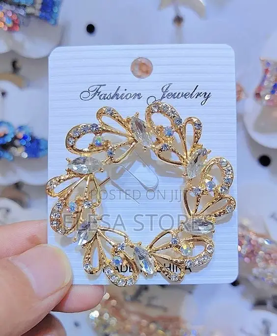 Stylish Brooches