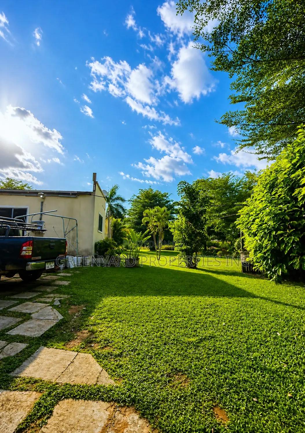 8bdrm Villa in Teiman, Oyarifa for sale