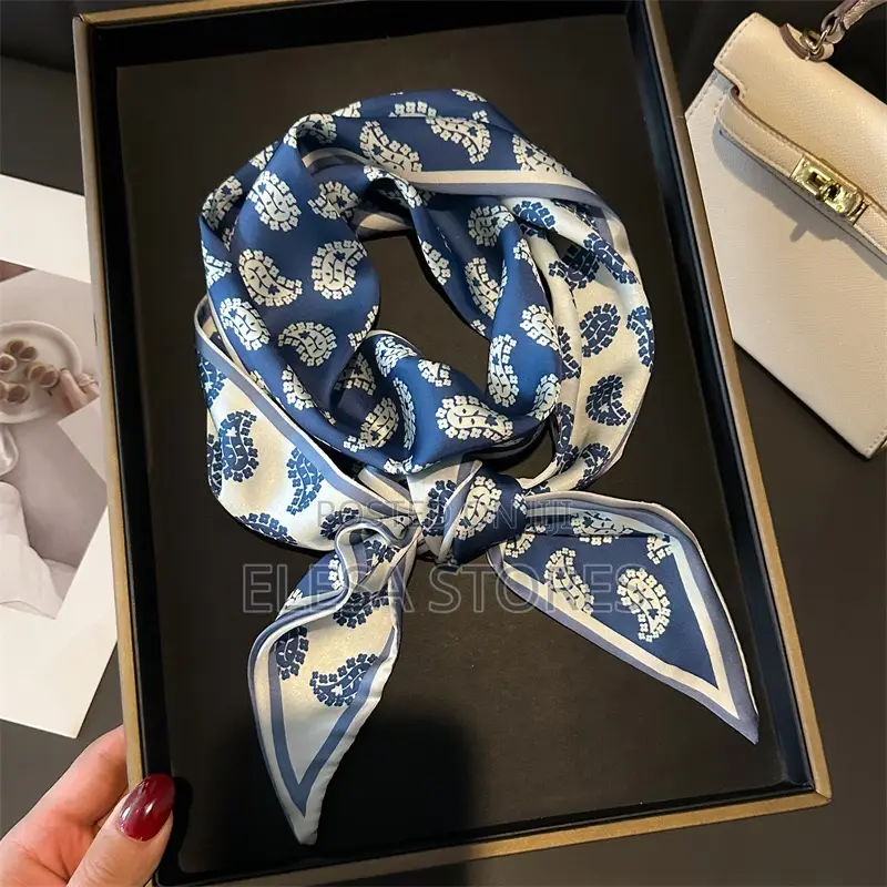 Luxury Pointed Neck Scarfs