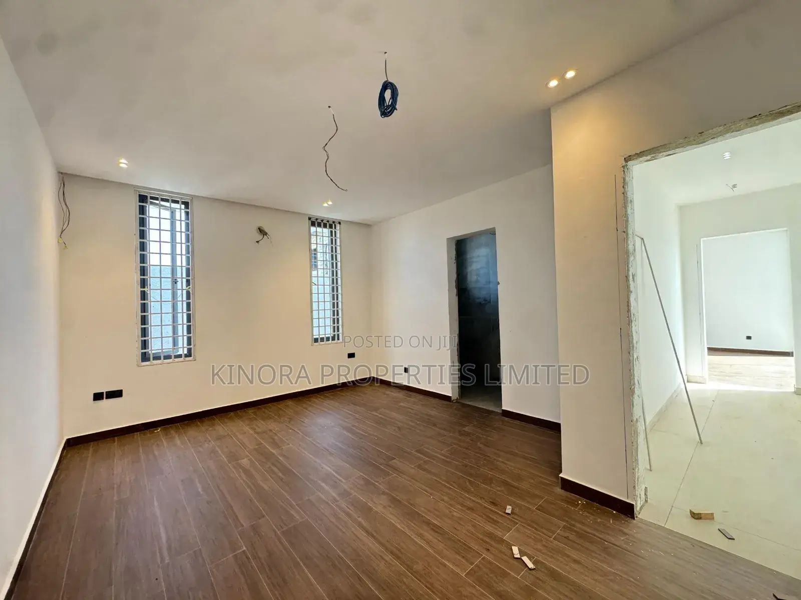 5bdrm Duplex in Oyarifa, Ghana Flag for sale