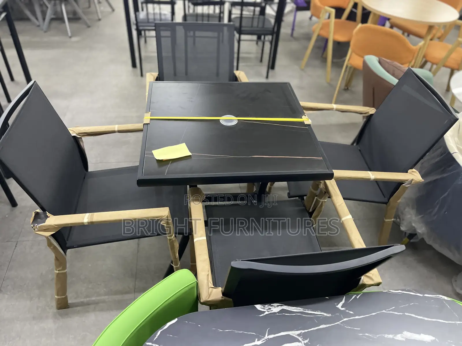 Quality 4 Seater Canopy Table