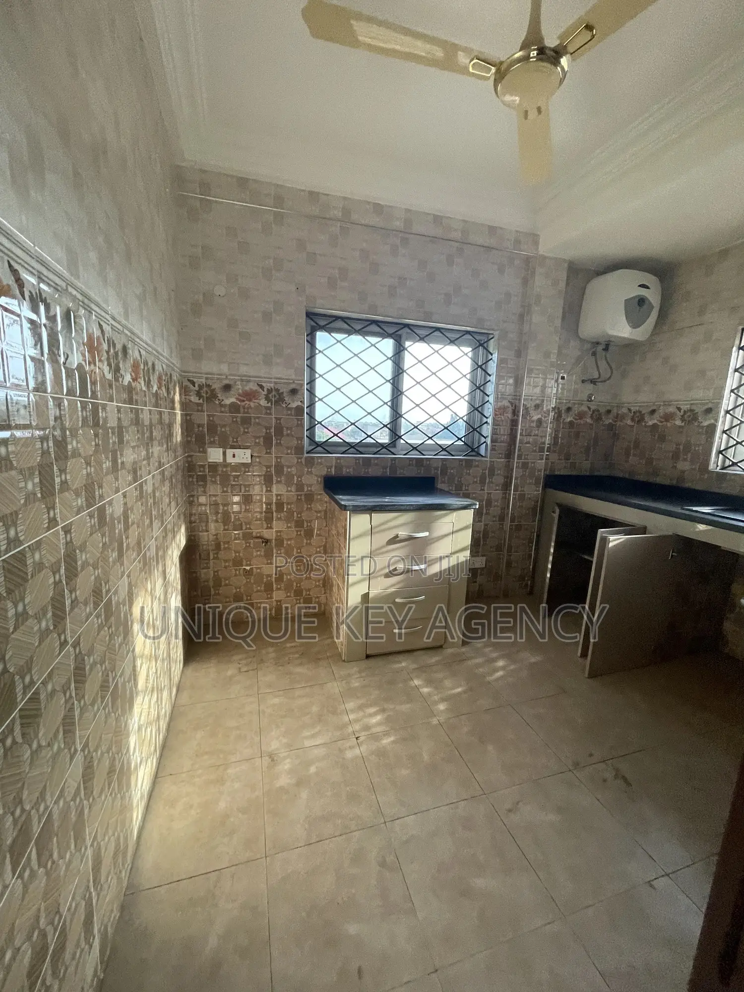 2bdrm Apartment in Unique Key Agency, Achimota for rent