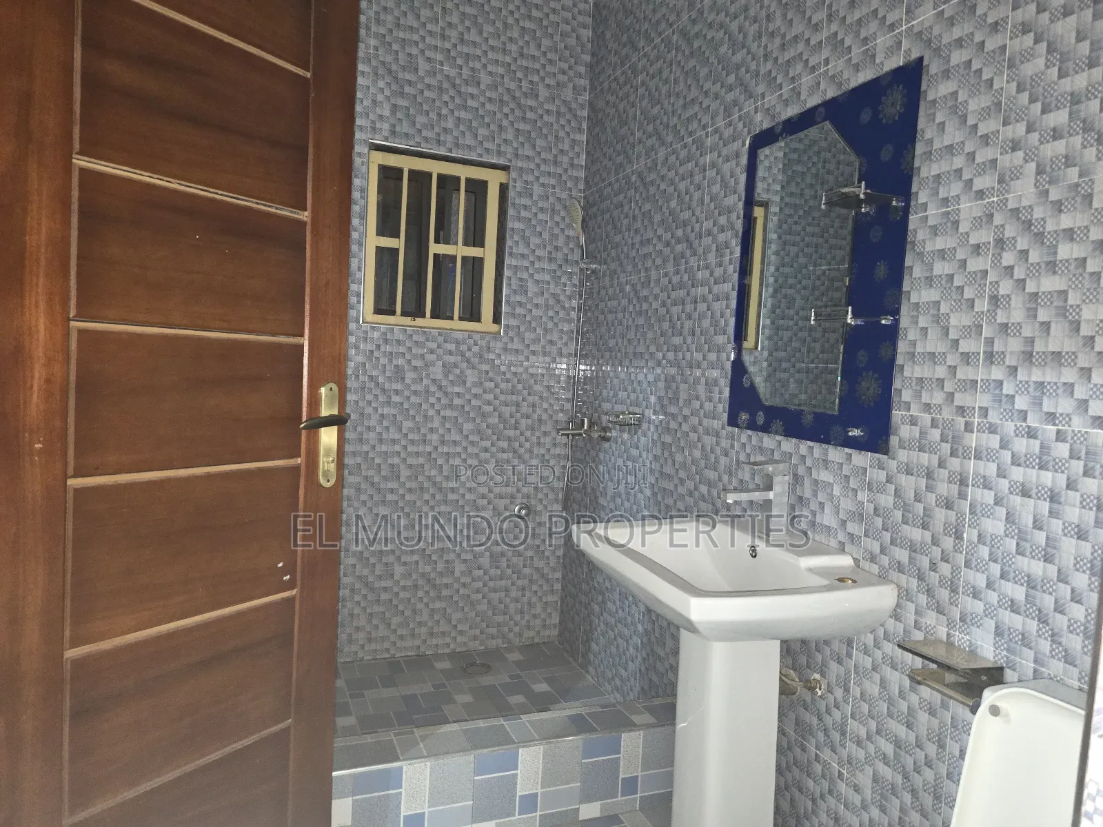 2bdrm Apartment in Ipt Denchembouso, Kumasi Metropolitan for rent