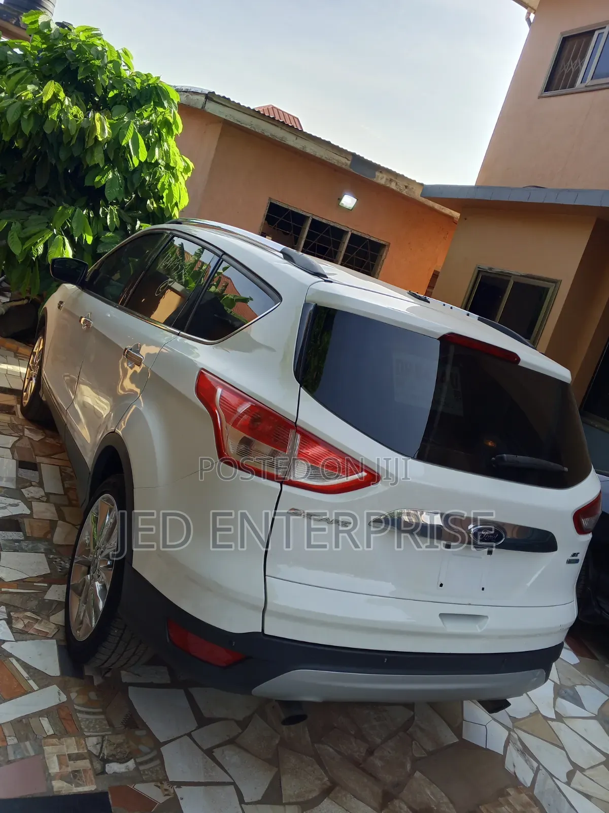 Ford Escape SE 4dr SUV AWD (1.6L 4cyl Turbo 6A) 2015 White