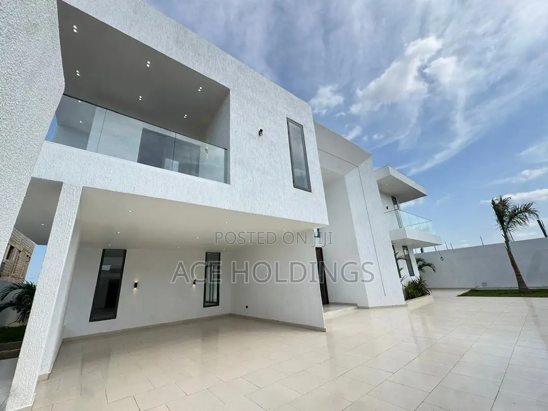 5bdrm Mansion in Oyarifa for sale