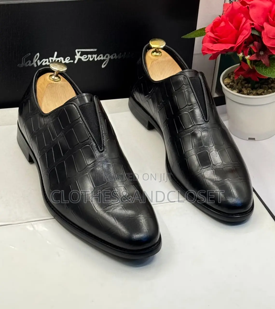 Black Crocodile-Patterned Dress Shoe