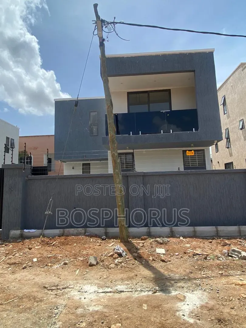 3bdrm House in Spintex Community 18, Melcom for sale