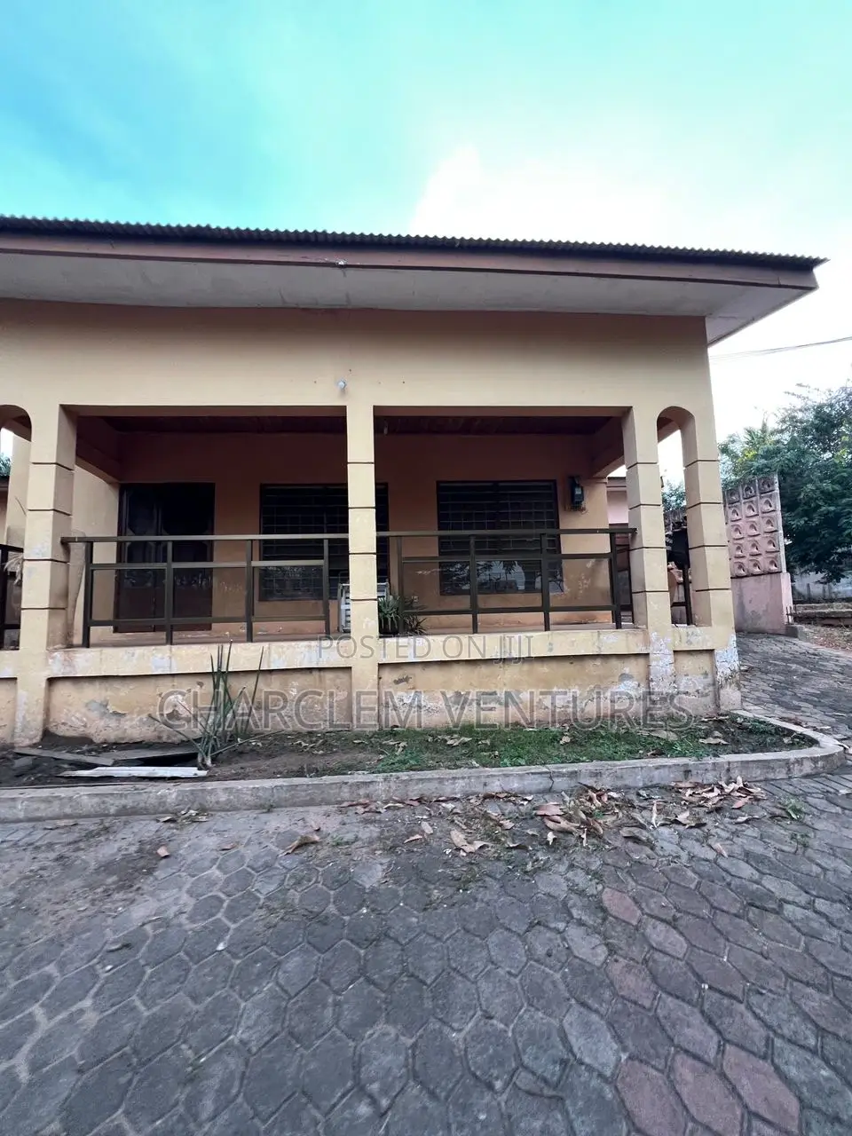 3bdrm House in Charclem Ventures, North Legon for sale