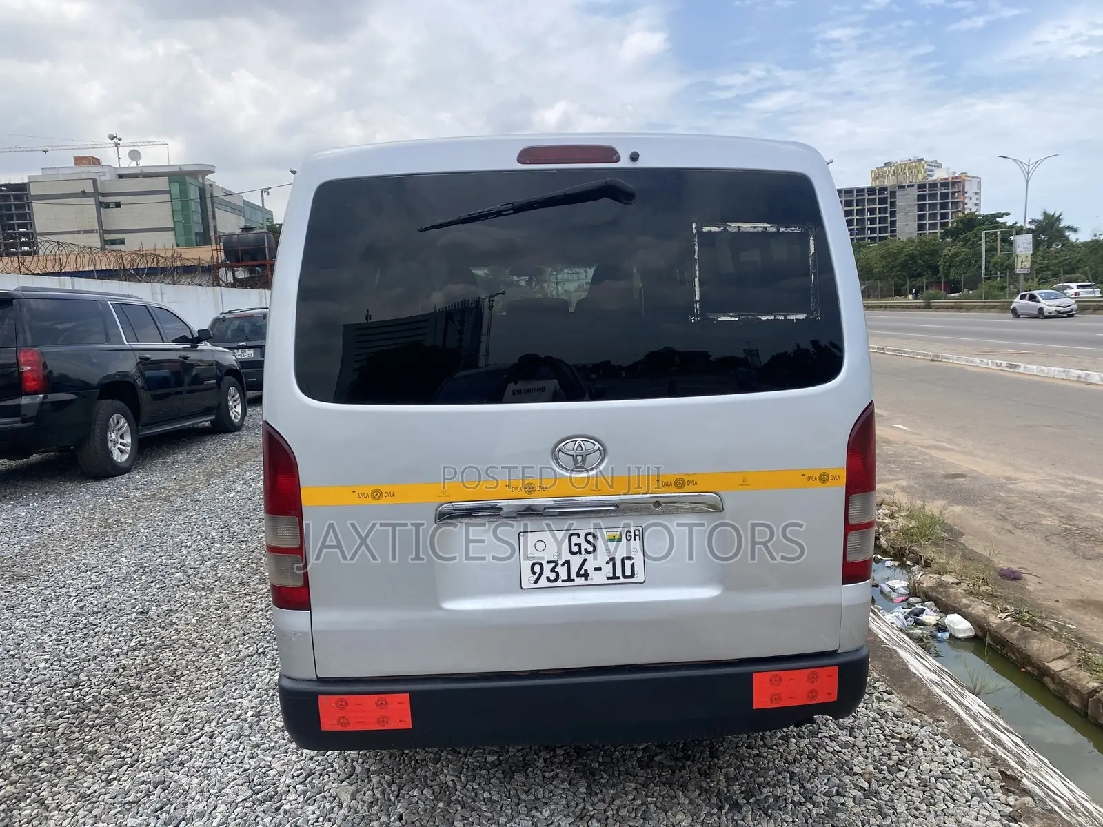Toyota HiAce 2010 Silver