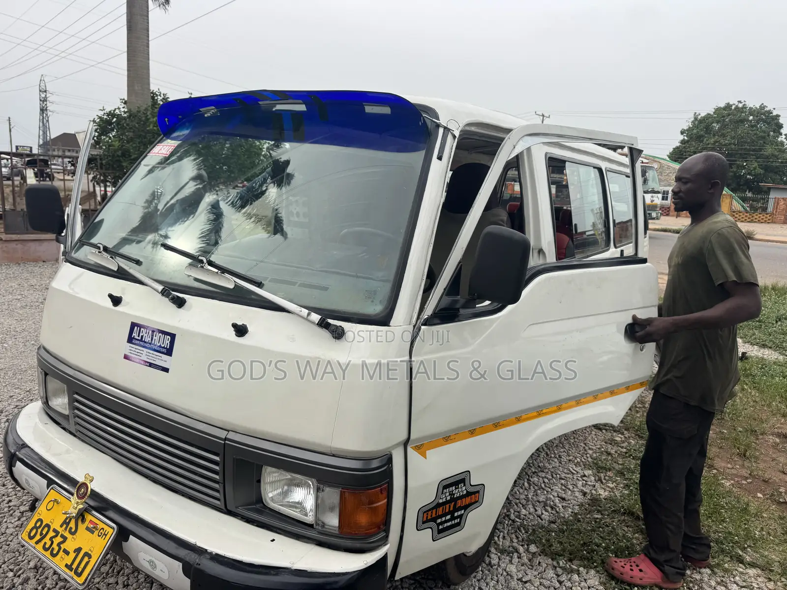 Nissan Caravan 2010 White
