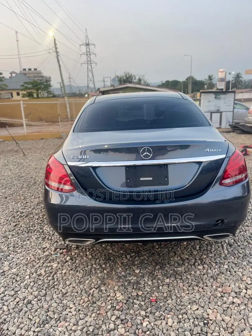 Mercedes-Benz C300 2016 Gray