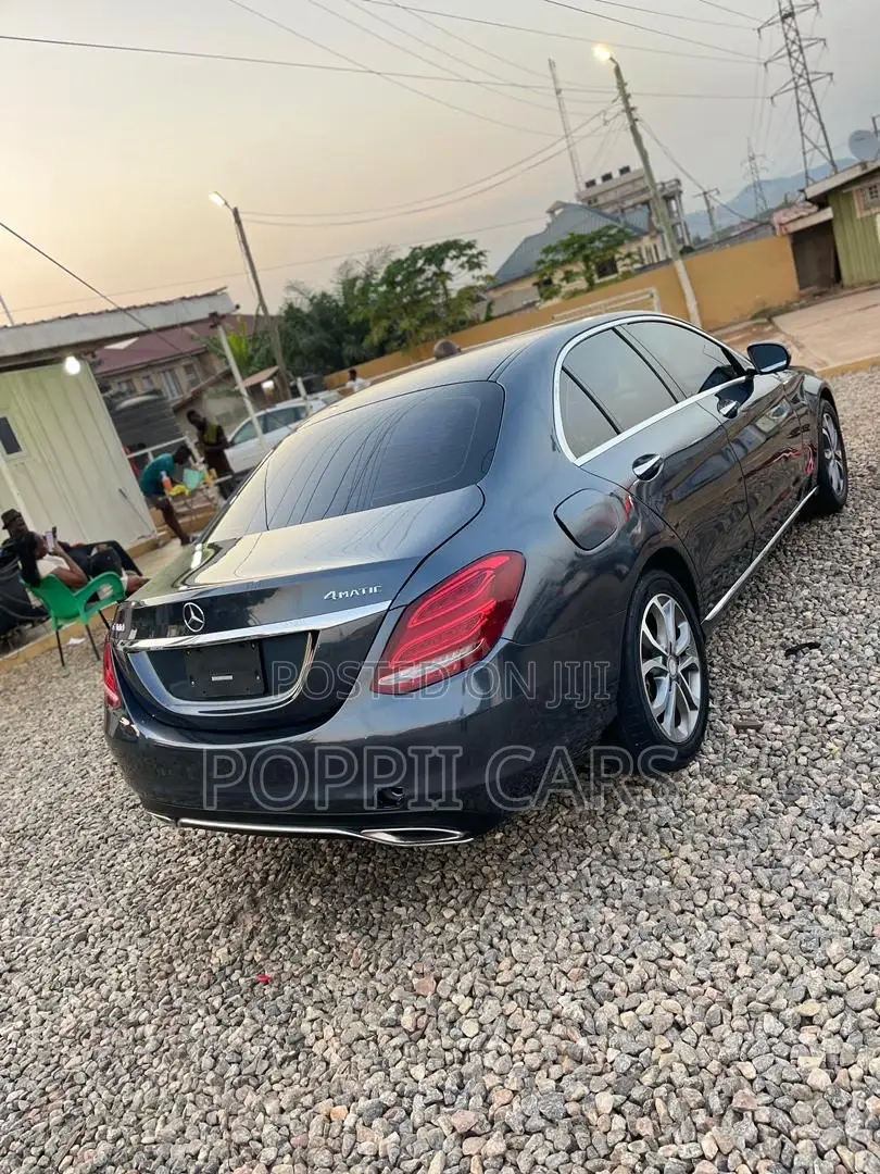 Mercedes-Benz C300 2016 Gray