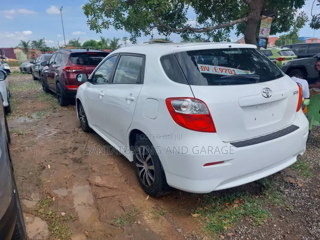 Toyota Matrix 2012 White