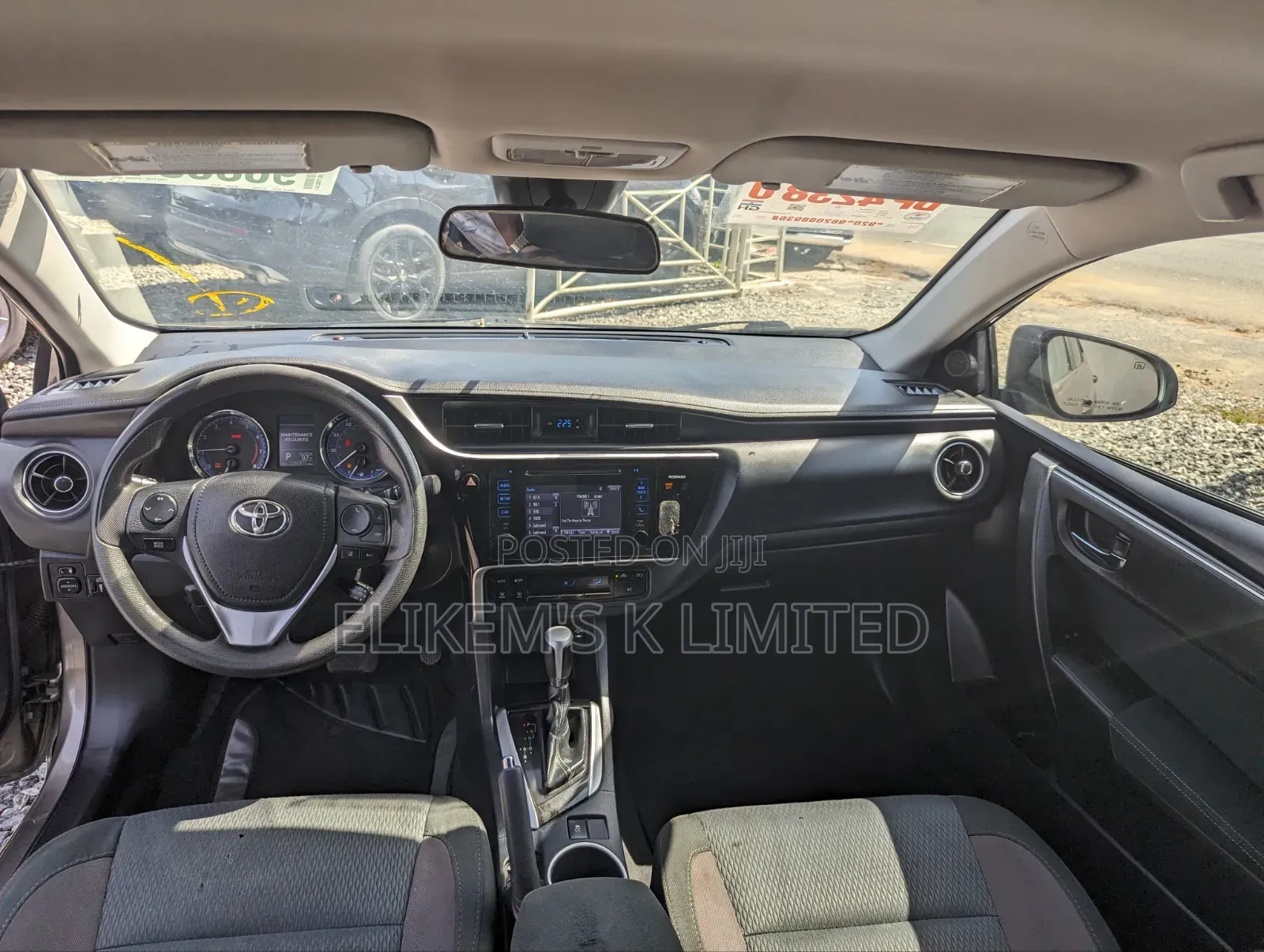 Toyota Corolla LE ECO 4dr Sedan (1.8L 4cyl CVT) 2017 Gold