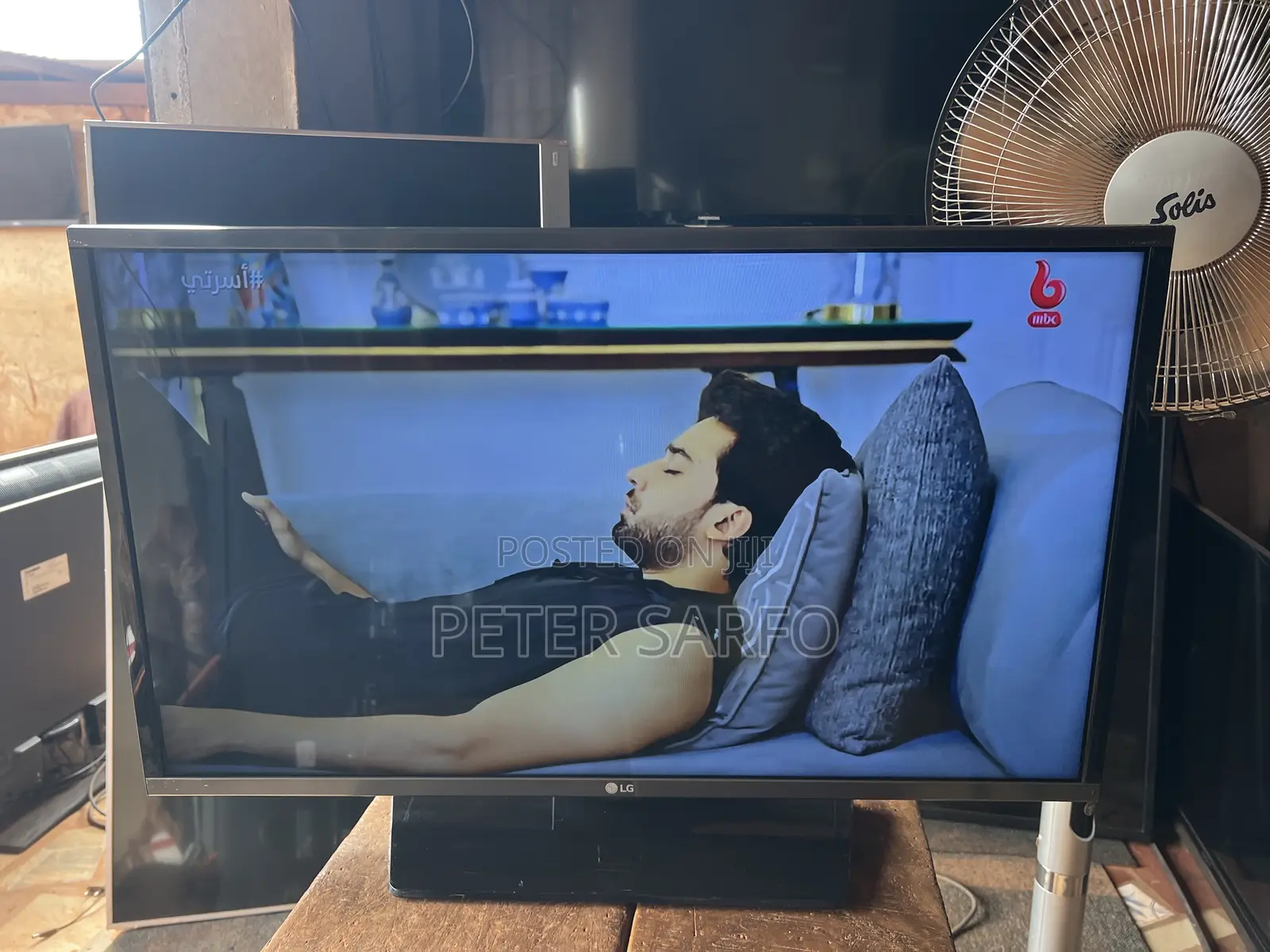 Lg Smart Tv (32 inches)