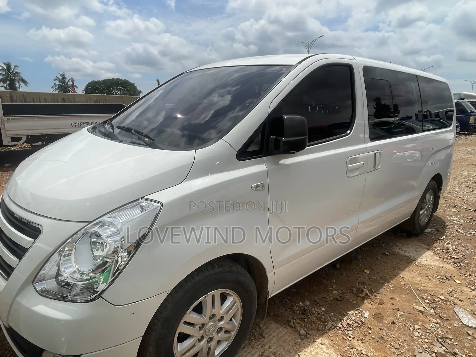 Hyundai Starex 2014 White