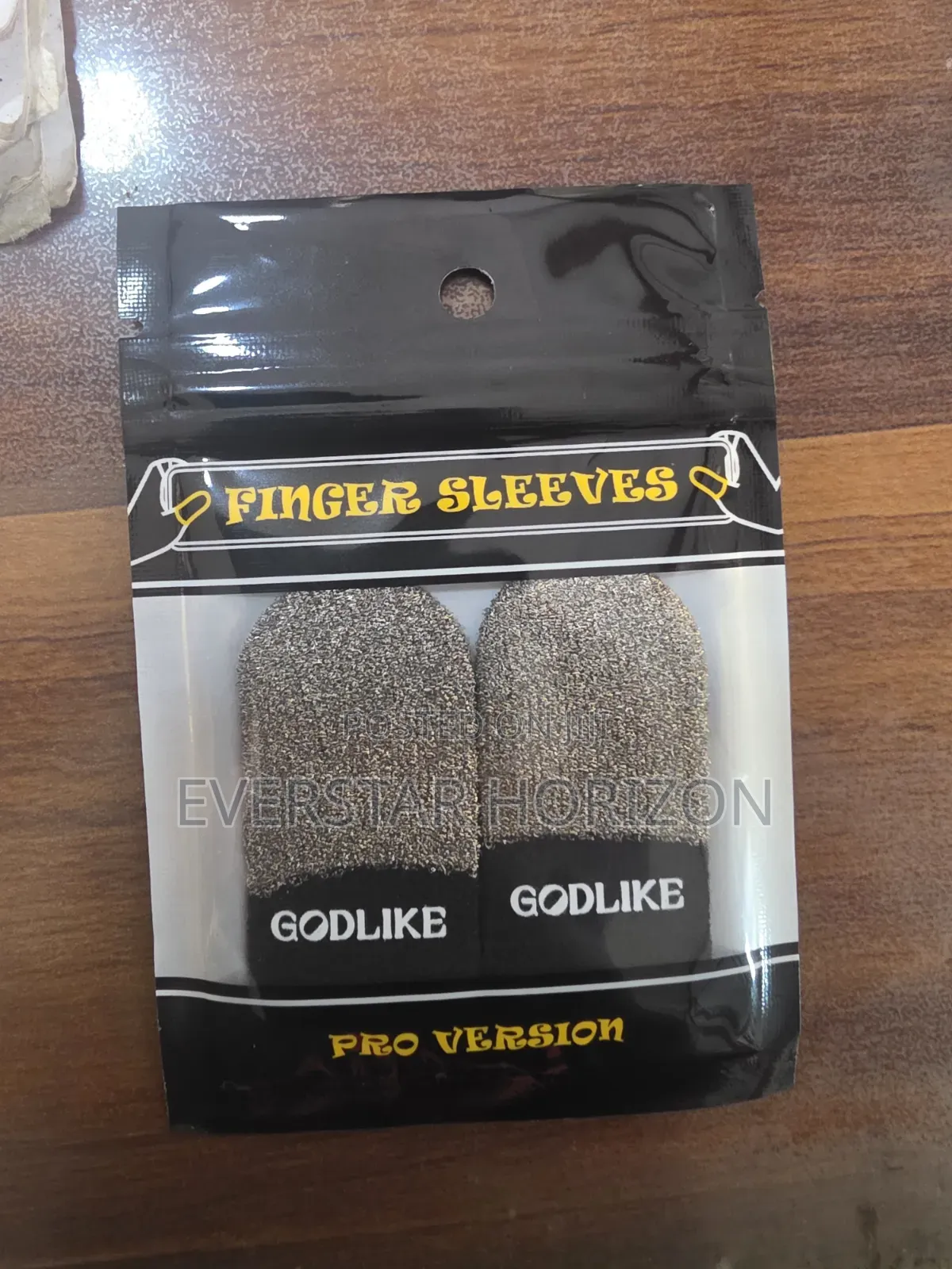 Finger Sleeves Made of 100% Visible Silver Fiber for Mobile Gaming