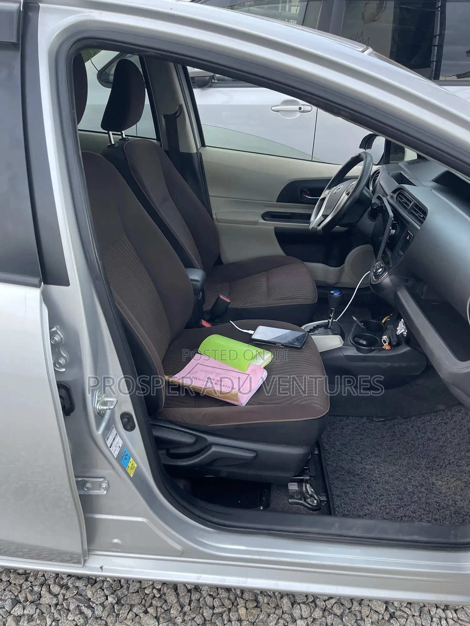 Toyota Aqua 2014 Silver