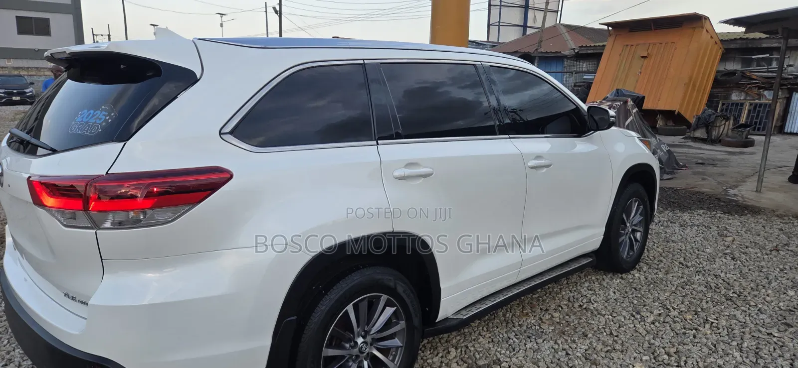 Toyota Highlander XLE 4x2 V6 (3.5L 6cyl 8A) 2017 White