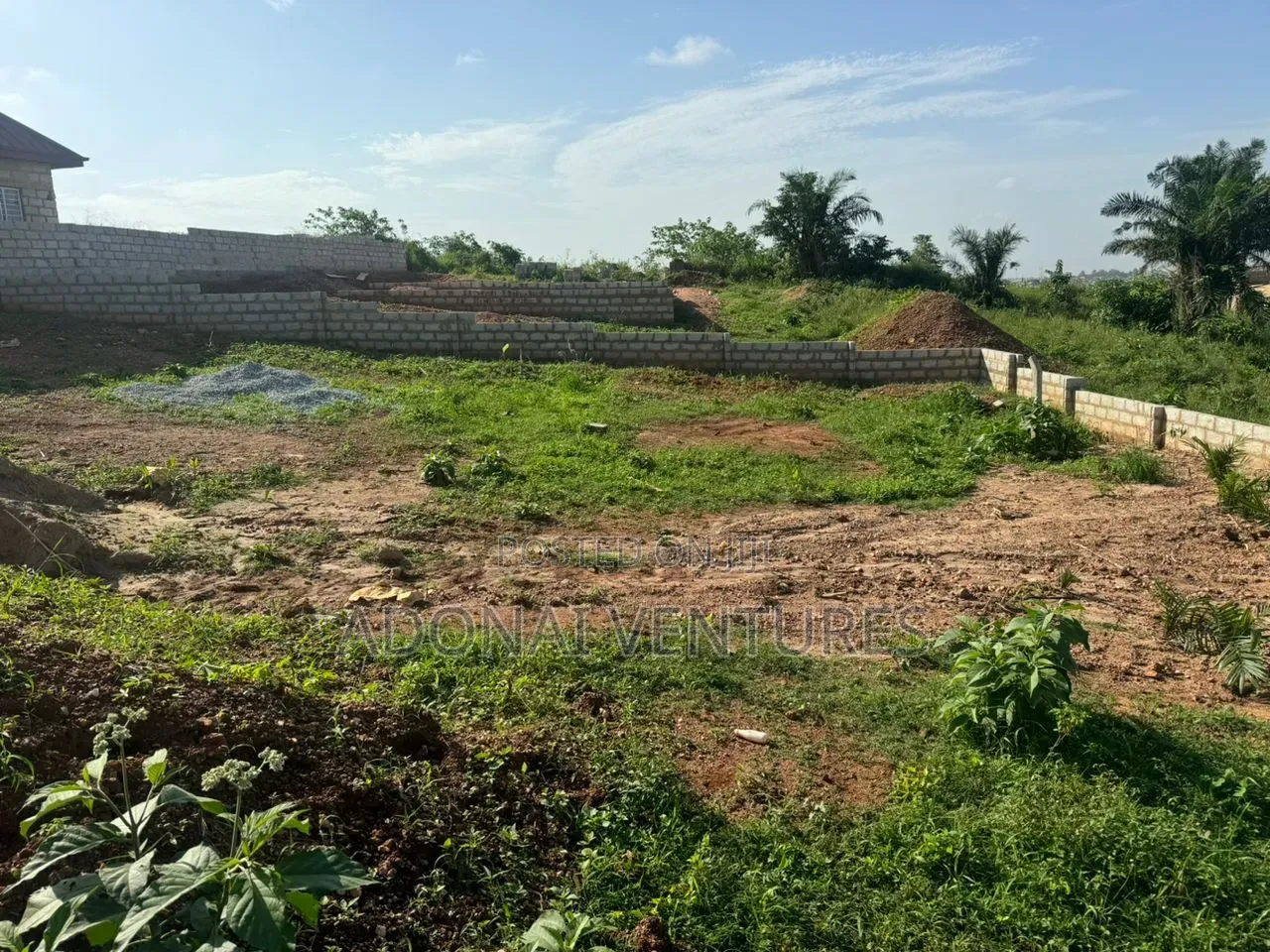 One Plot of Land for Sale in Santasi Darko