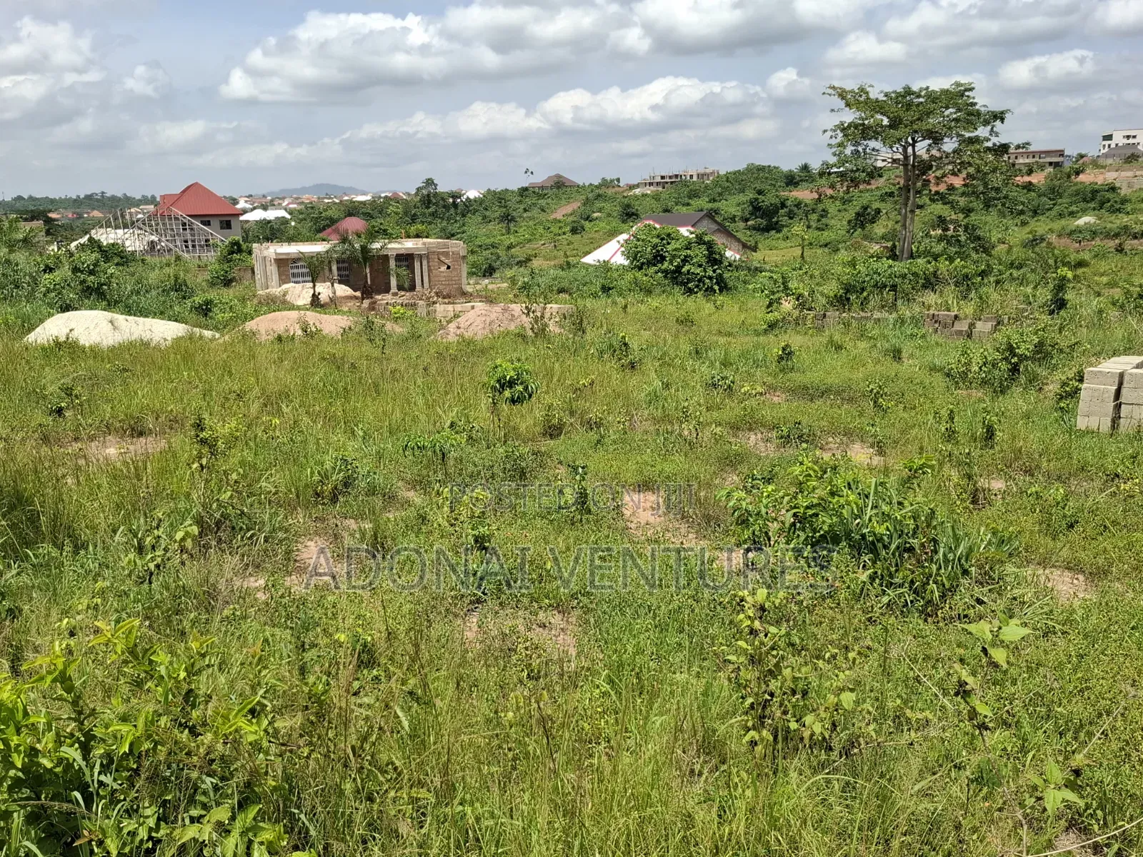 One Plot of Land for Sale in Santasi Trede
