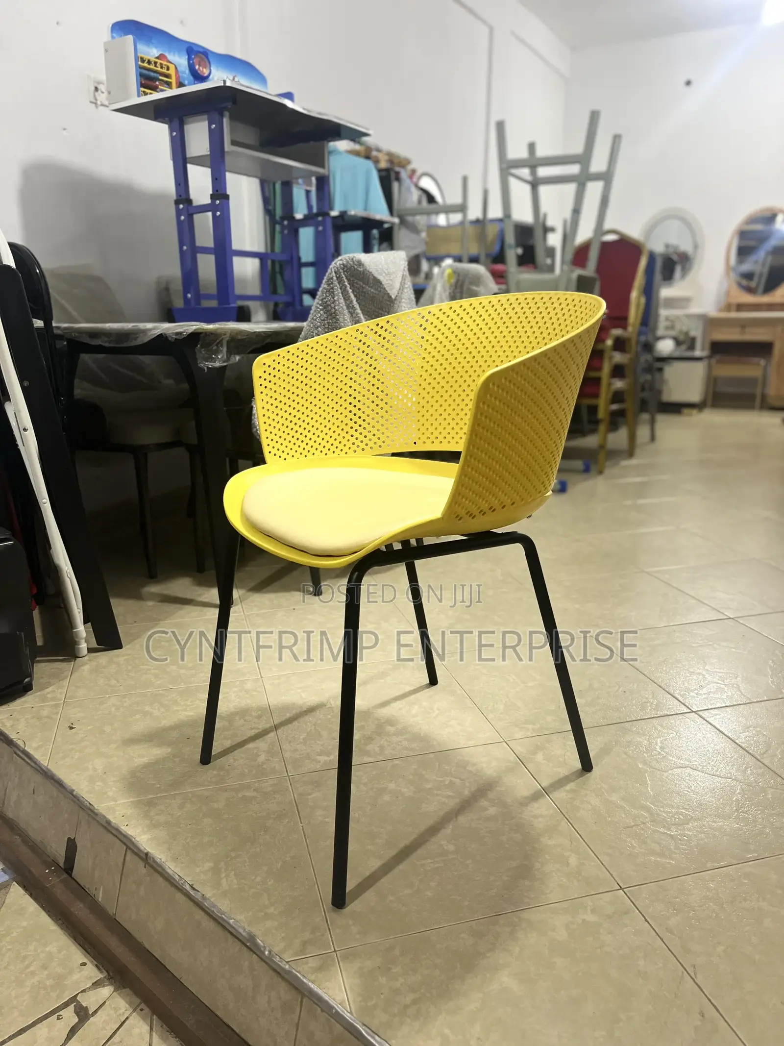 Dining Café Chair – Stackable Design