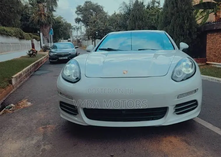Porsche Panamera 2016 White