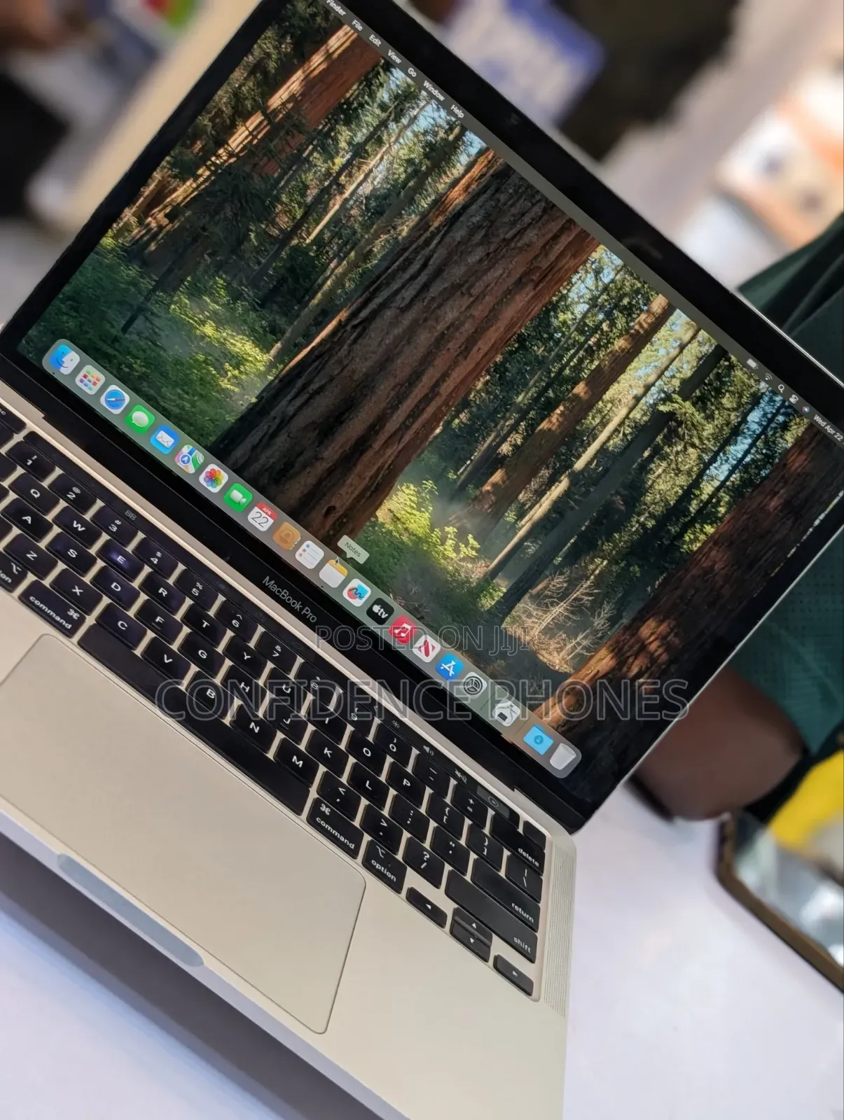 Laptop Apple MacBook Pro 2020 8GB Intel Core i5 SSD 256GB