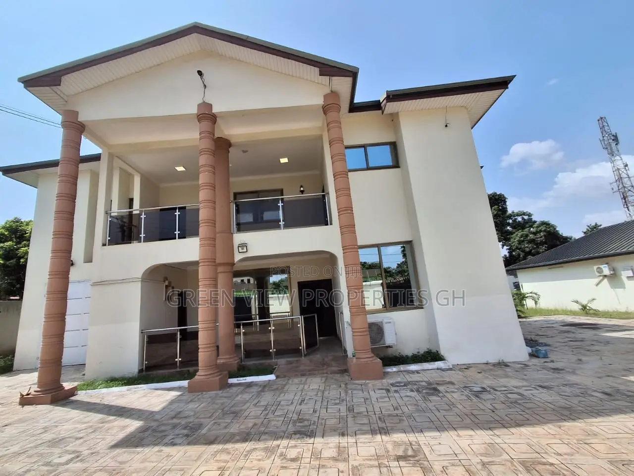 6bdrm Mansion in East Legon for rent