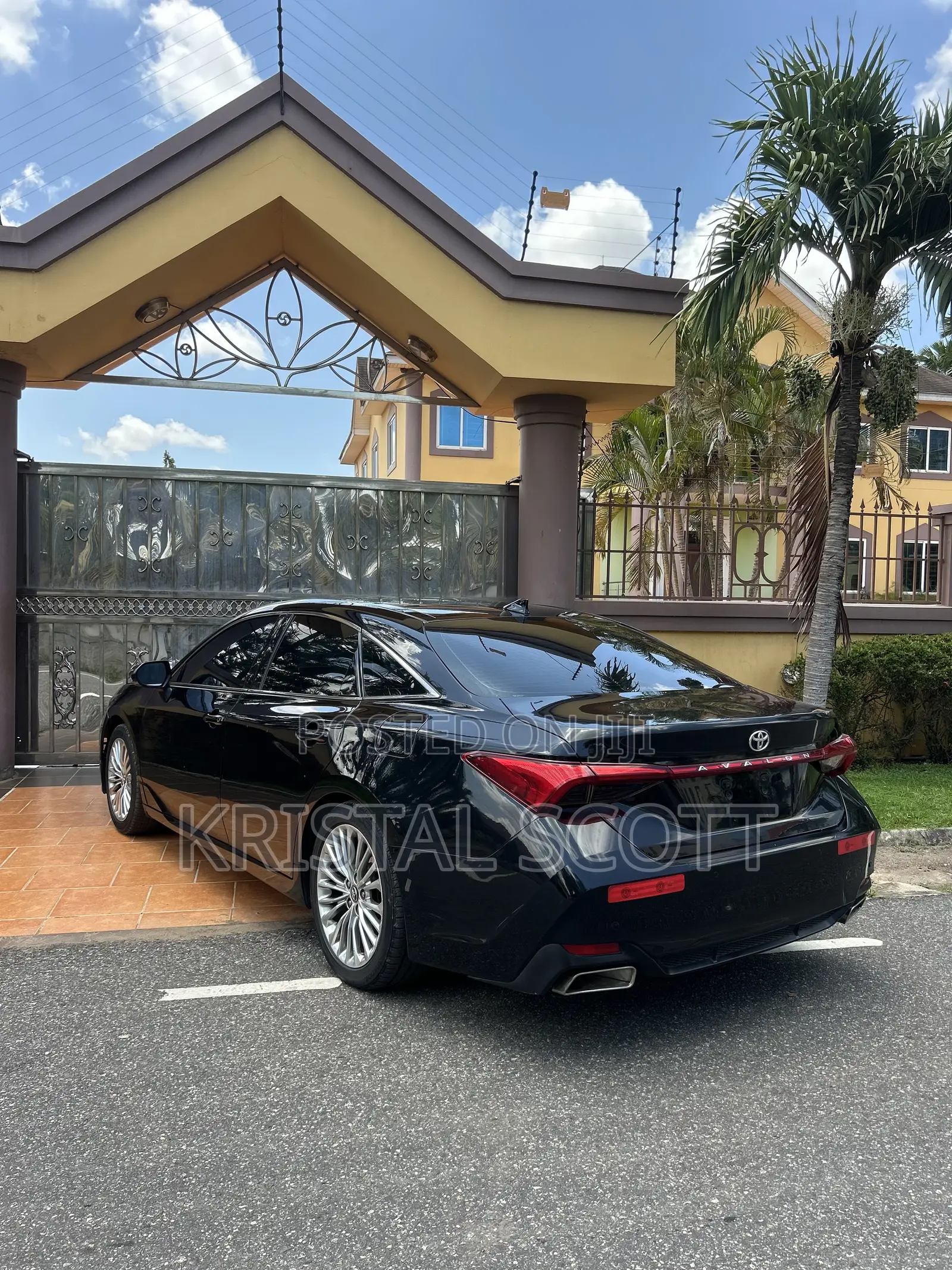 Toyota Avalon Limited FWD Sedan (3.5L V6 8A) 2019 Black