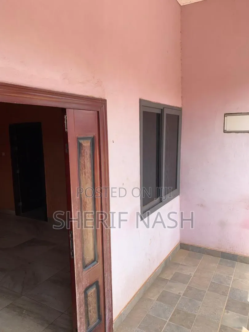 2bdrm Apartment in Ashiyie Fullani, Accra Metropolitan for rent
