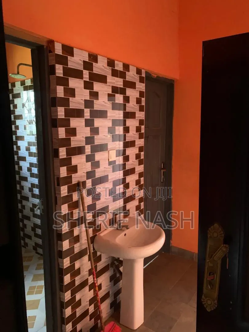 2bdrm Apartment in Ashiyie Fullani, Accra Metropolitan for rent