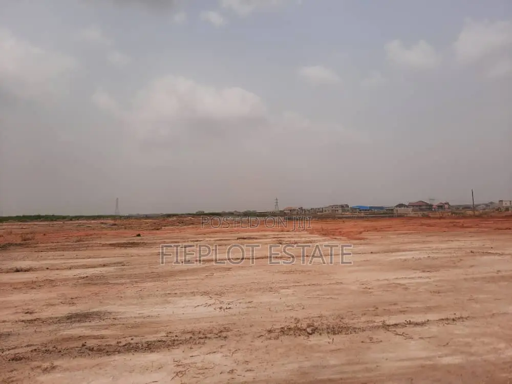 Litigation‐Free Land 70x80 Ft – 250,000ghs
