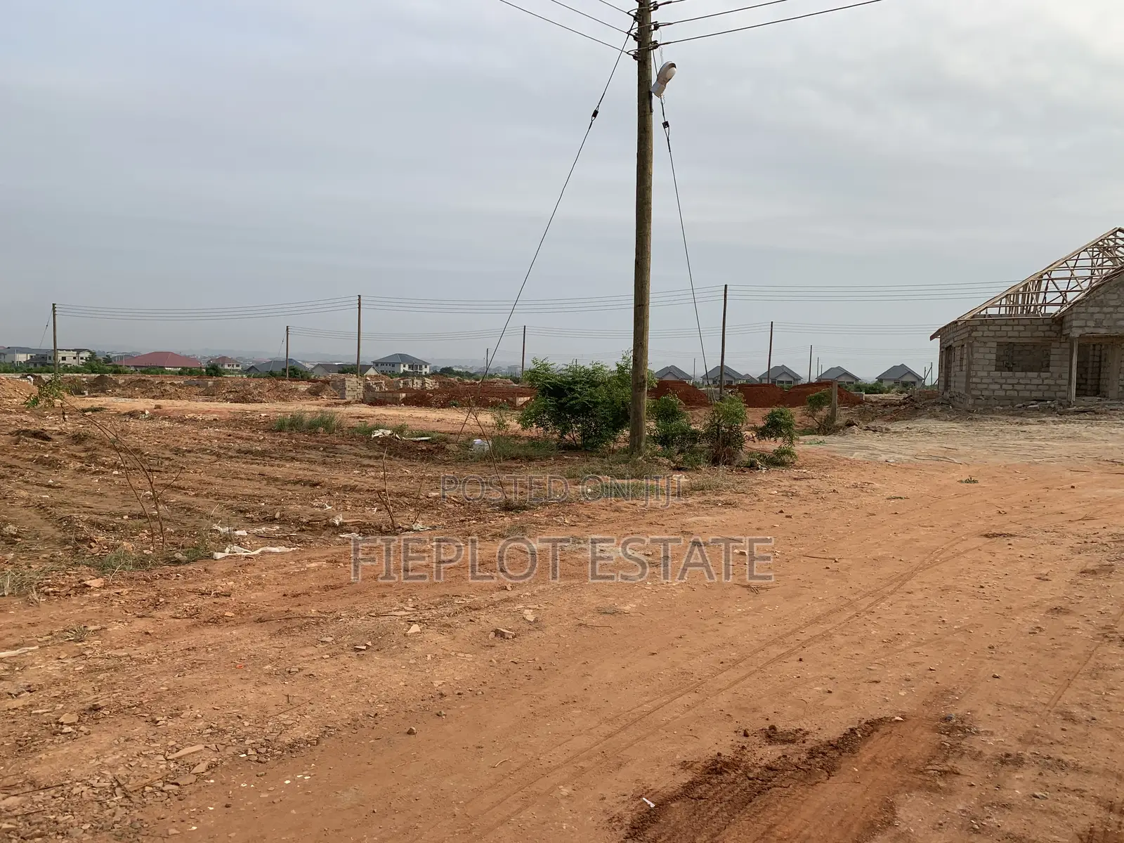 Comfortable Living – 70x100 Ft Plot 300,000ghs