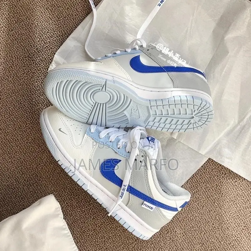 Nike Air Force Sneaker