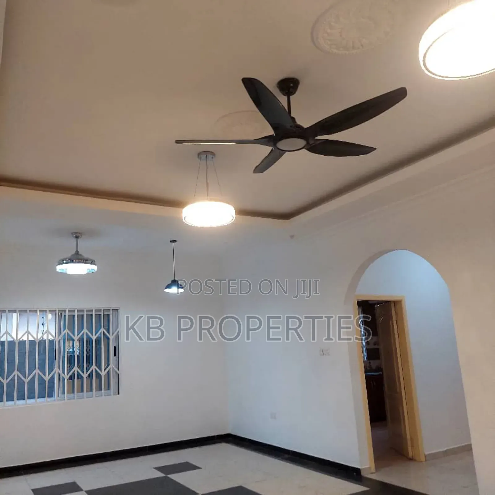 4bdrm House in Kb Properties, Baatsona Total for rent
