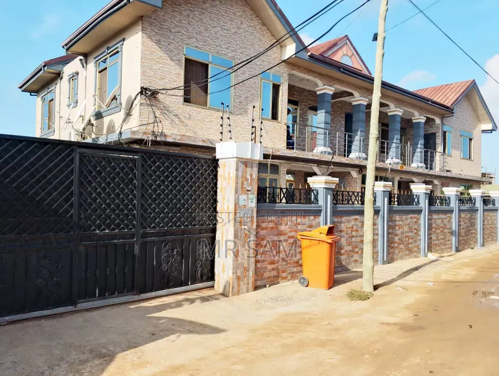3bdrm Apartment in Old Barrier Tie-Top for rent