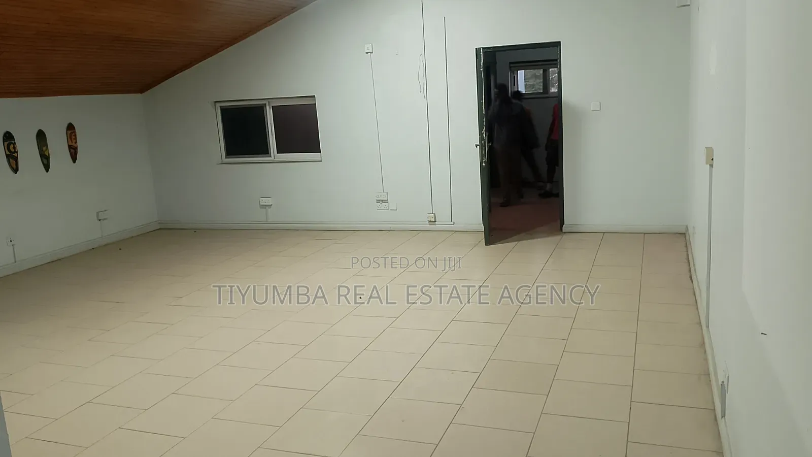 10 Bedroom House for Rent as Commercial Space.