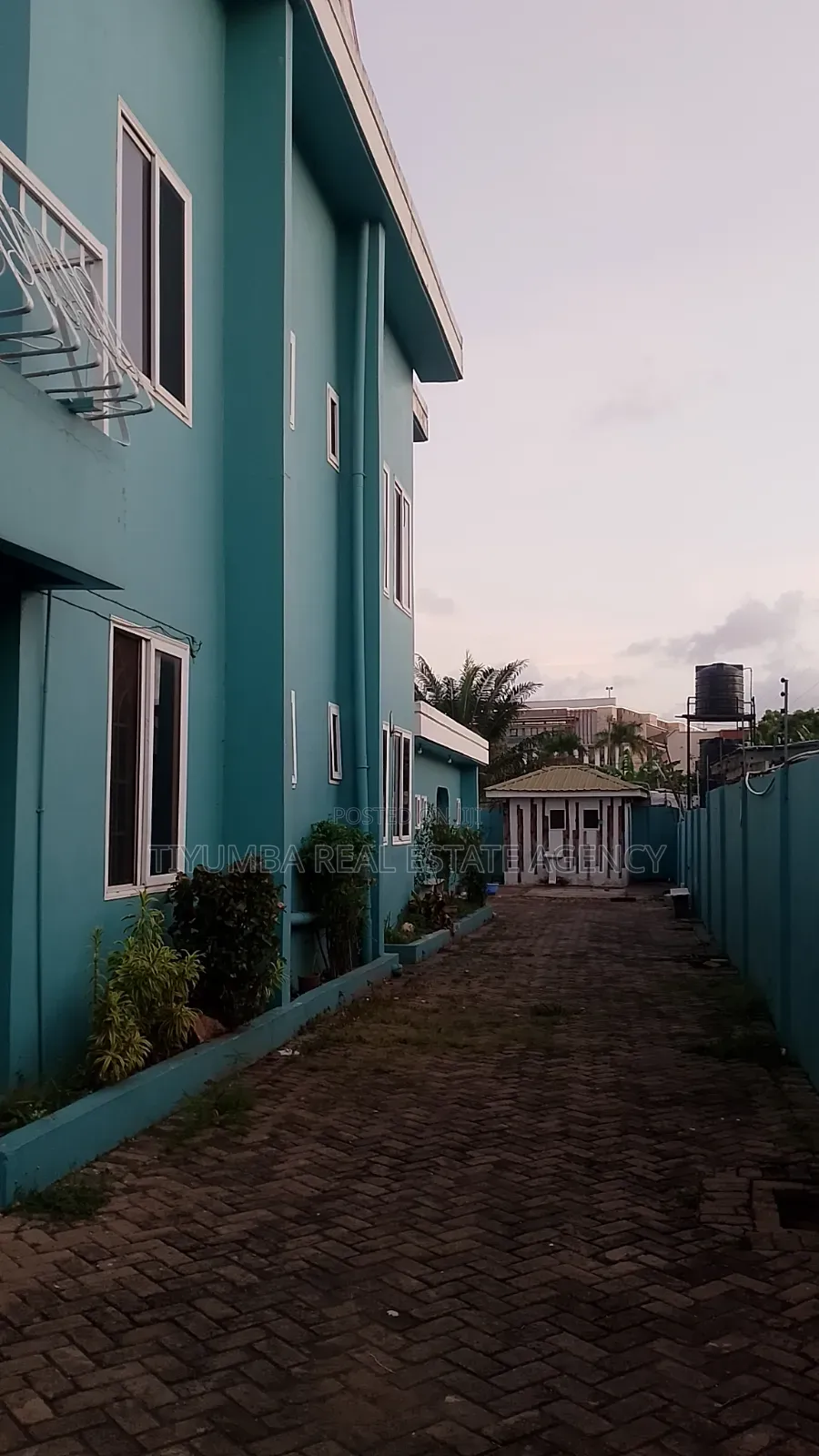 10 Bedroom House for Rent as Commercial Space.