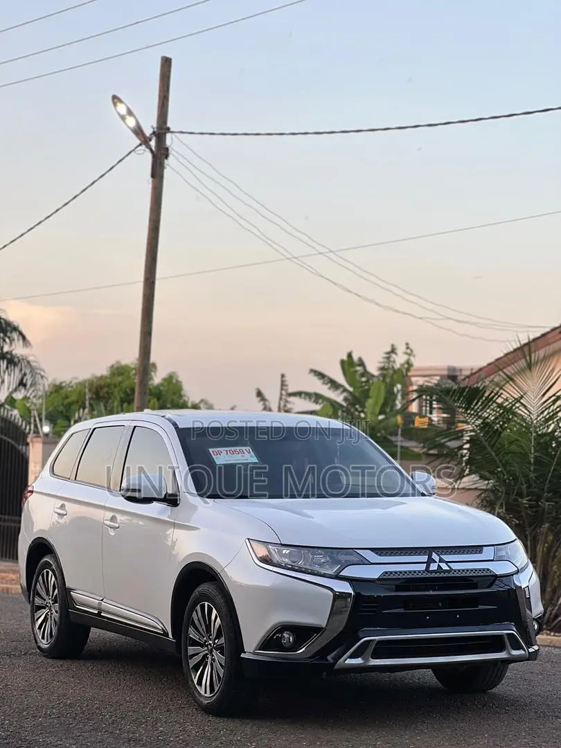 Mitsubishi Outlander SE AWC 2019 White